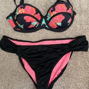 Sunseeker top/VS Pink bottom